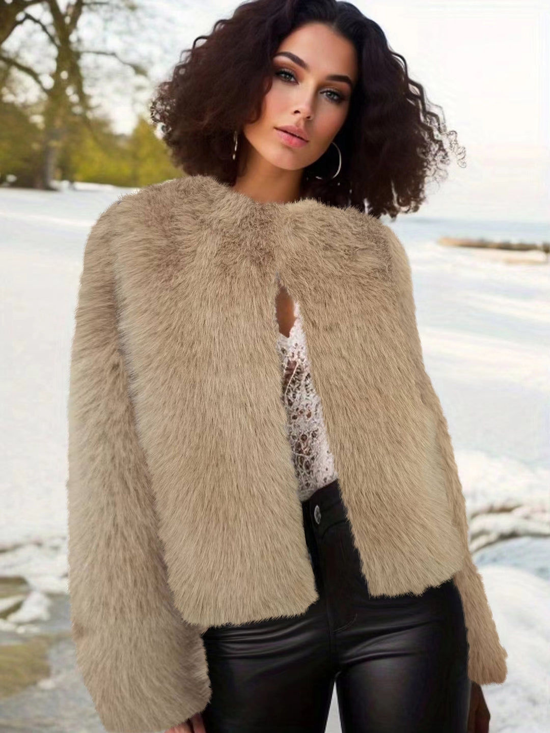 Ladies Luxurious Faux Fur Jacket with Short Cut and Voluminous Sleeves Lune London