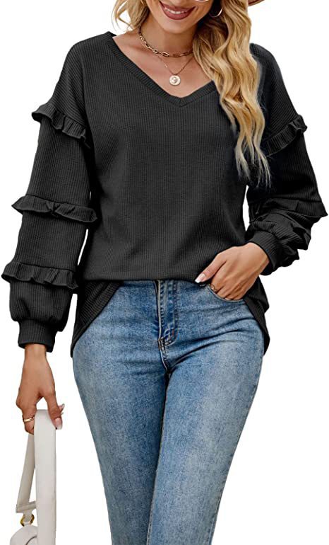 Women's ruffled sweater with V-neck Lune London