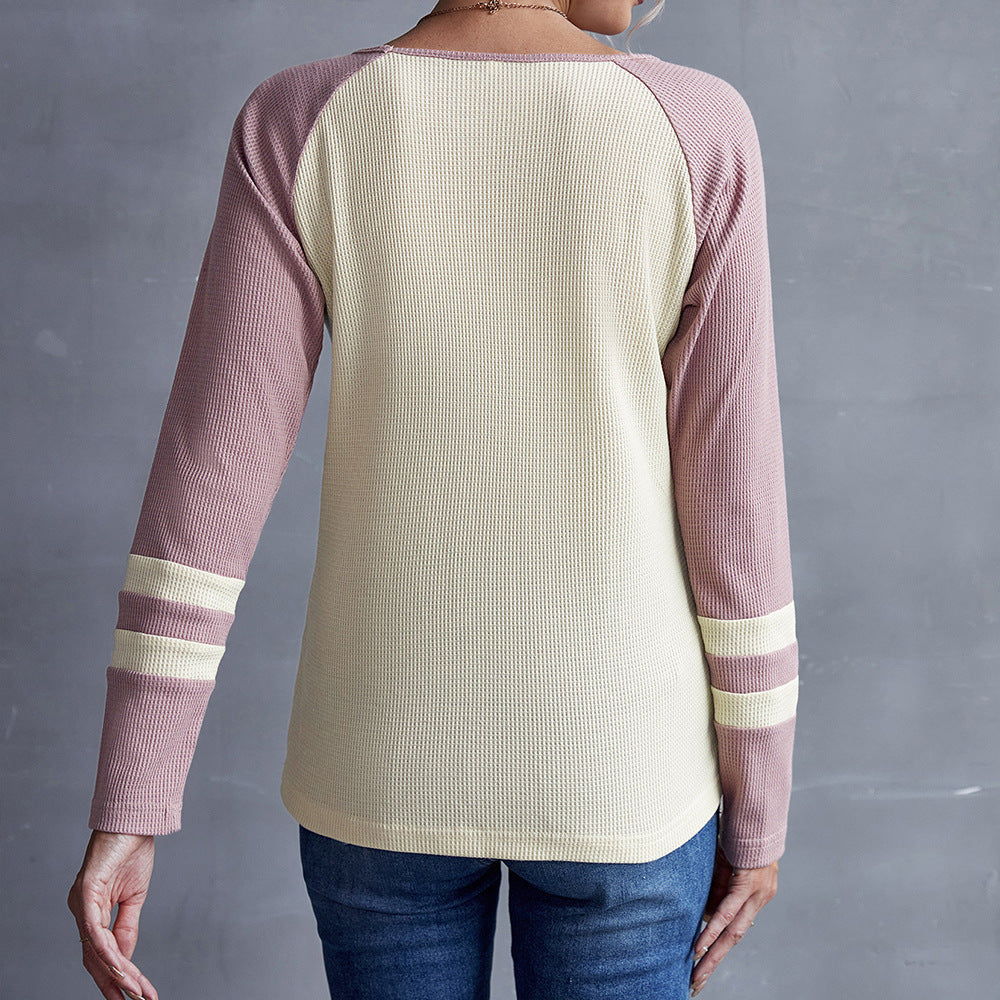 Casual long sleeve T-shirt for women with criss-cross cut Lune London