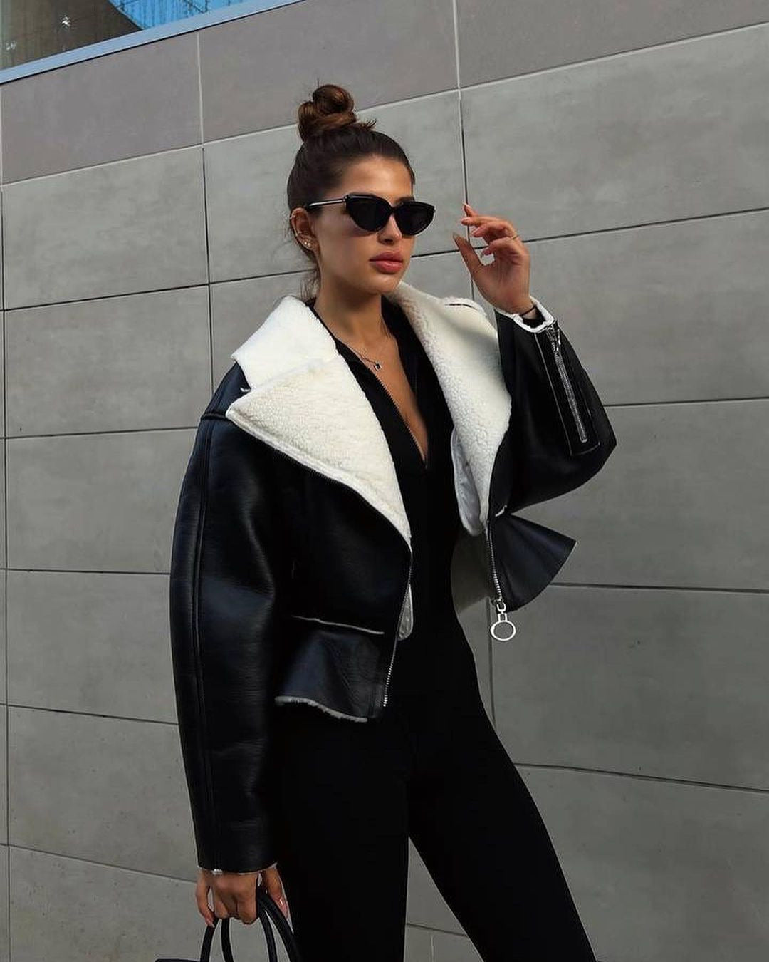 Trendy short jacket for women with plush lining and zipper Lune London
