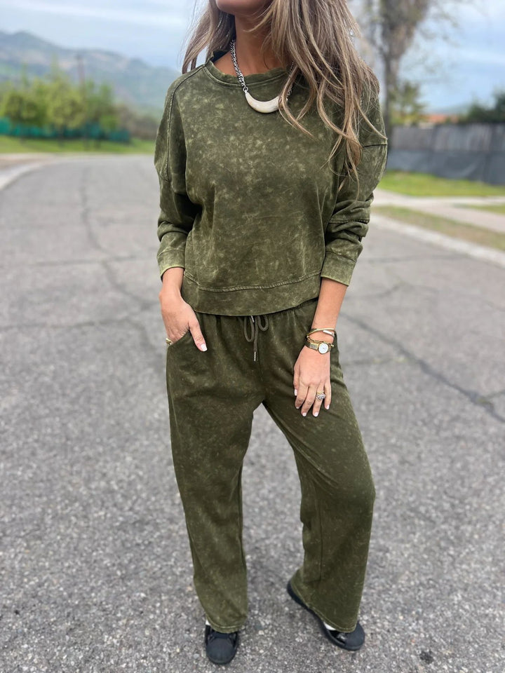 Lune London casual hoodie and sweatpants set for ladies