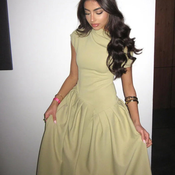 Ladies Elegant Maxi Dress with Asymmetrical One Shoulder Neckline and Chic Flowing Skirt