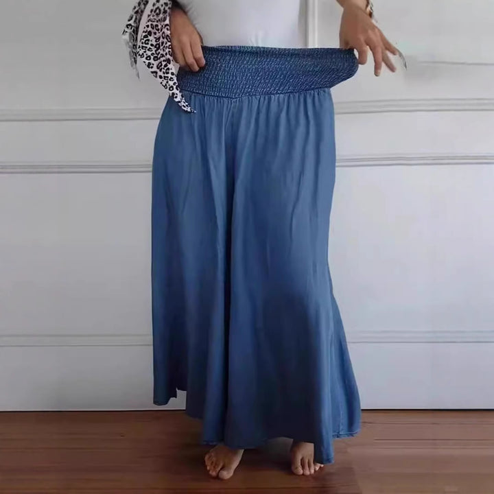 Wide cotton pants for women with elastic waistband and practical pockets Lune London