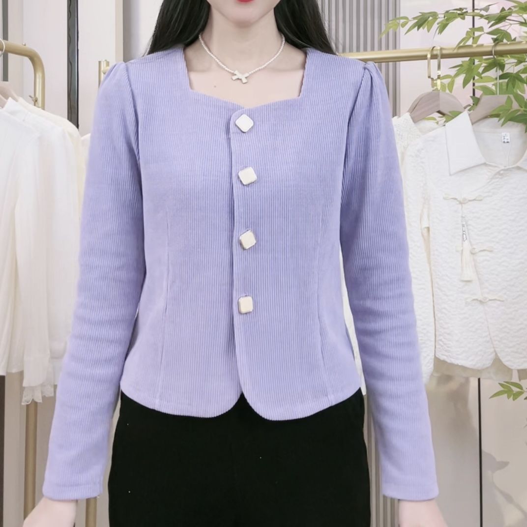 Veste courte de mode pour femmes avec boutons décoratifs Chic & Stil