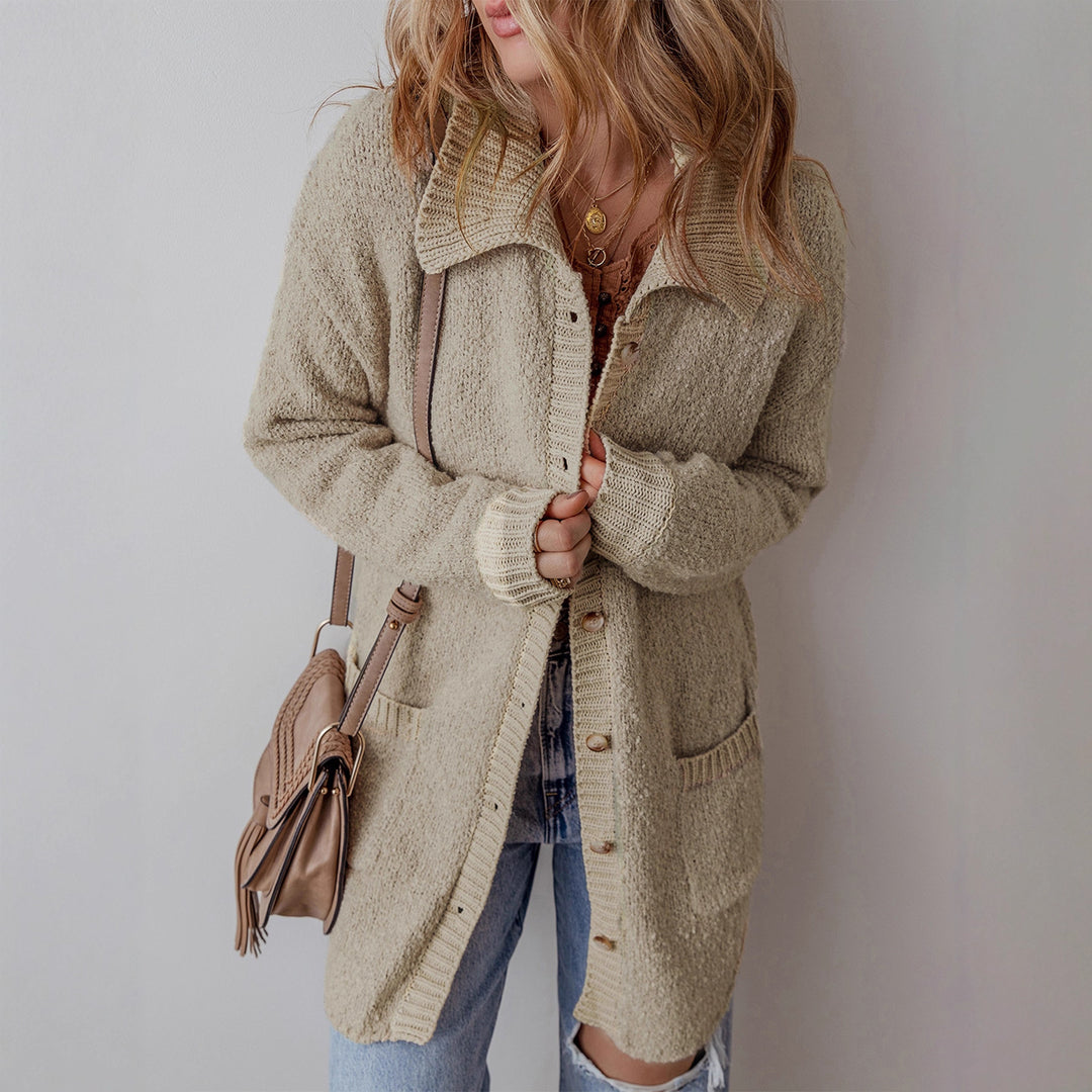 Ladies oversized sweater with practical pockets and contrasting collar Lune London