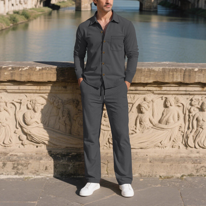 Elegant casual suit for men with structured design and practical pockets Lune London