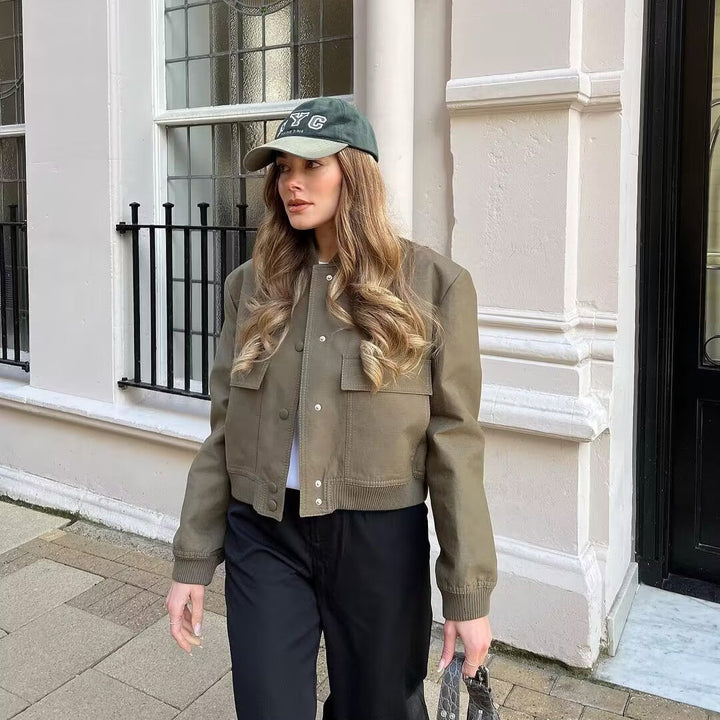 Trendy utility jacket for women with practical pockets and elegant cut Lune London