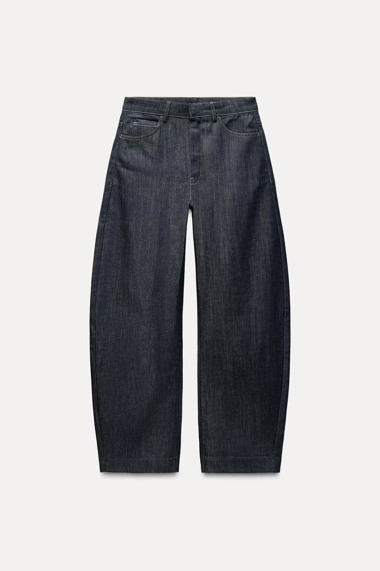 Trendy wide jeans for women with a high waist and relaxed fit Lune London