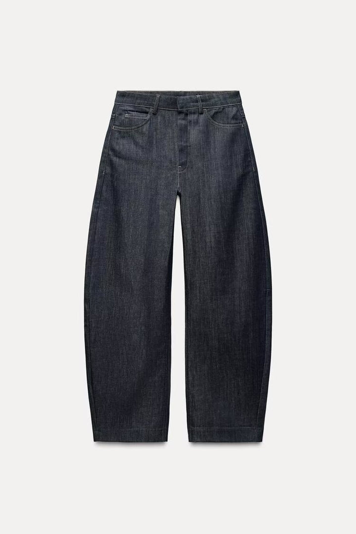 Trendy wide jeans for women with a high waist and relaxed fit Lune London