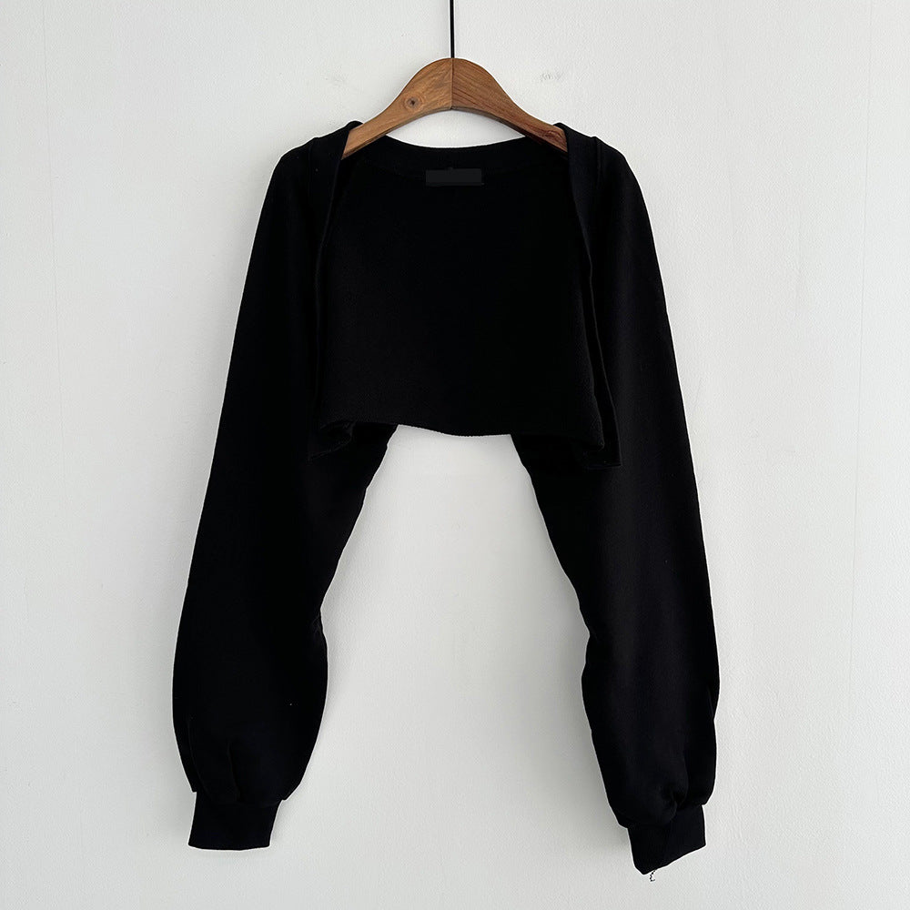 Women's sporty loungewear set with crop top and wide cargo pants Chic & Stil