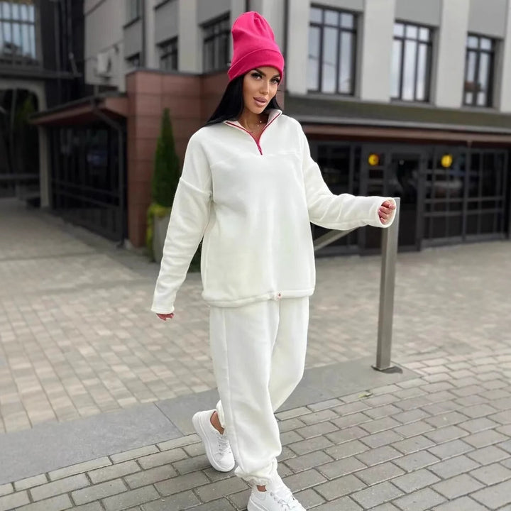 Women's cozy fleece loungewear set with half-zip and elastic waistband Lune London