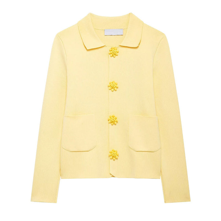 Gilet féminin fin avec boutons décoratifs en forme de fleur Chic & Stil
