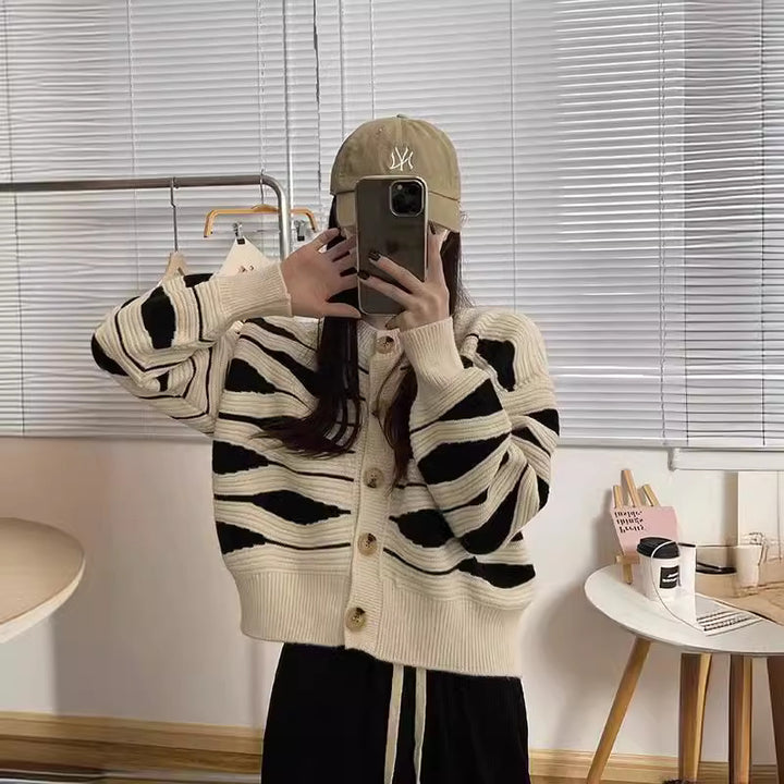 Trendy striped look women's knit jacket Lune London