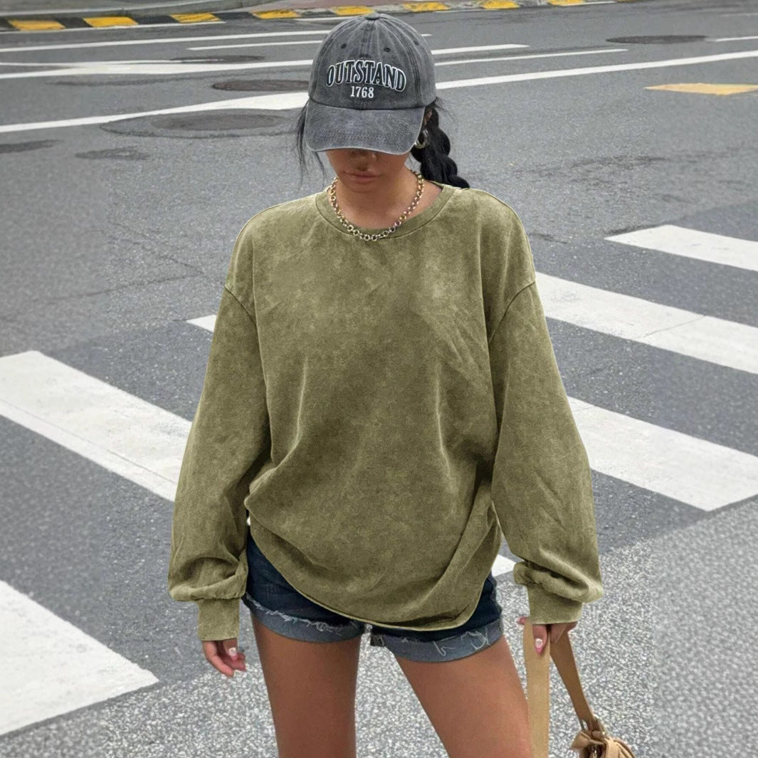 Casual sweatshirt for women with oversized fit and soft material Lune London