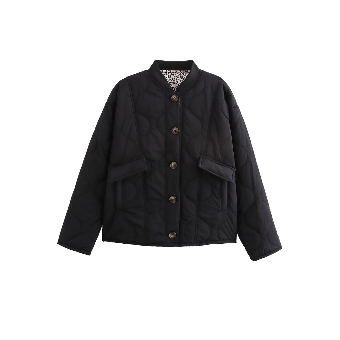 Quilted transitional jacket for women with practical pockets and round collar Lune London