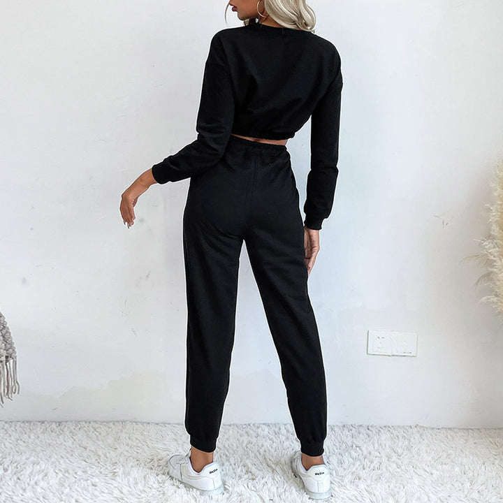 Combinaison pratique pour femmes avec taille élastique et détail de nouage flatteur Chic & Stil