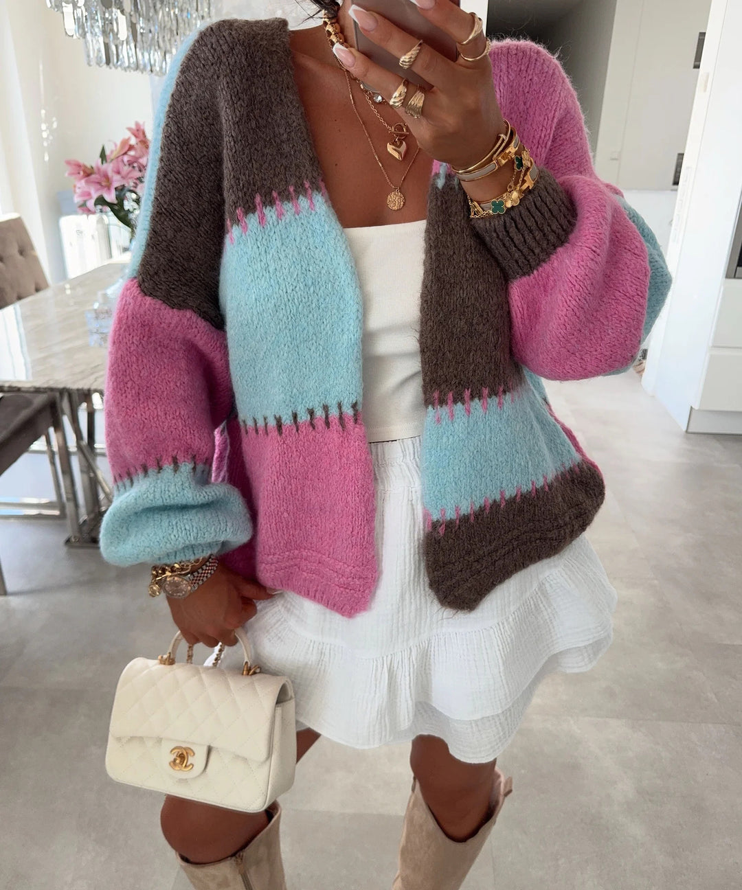 Cardigan de loisirs pour femmes avec des manches volumineuses et un motif géométrique Chic & Stil