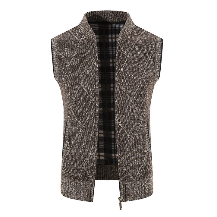 Men's knitted cardigan with a modern cable pattern and a practical zipper Lune London