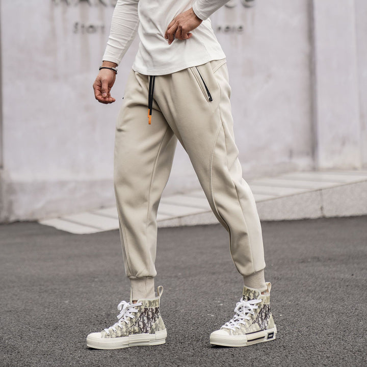 Men's sports pants with elastic waistband and side zip pockets Lune London