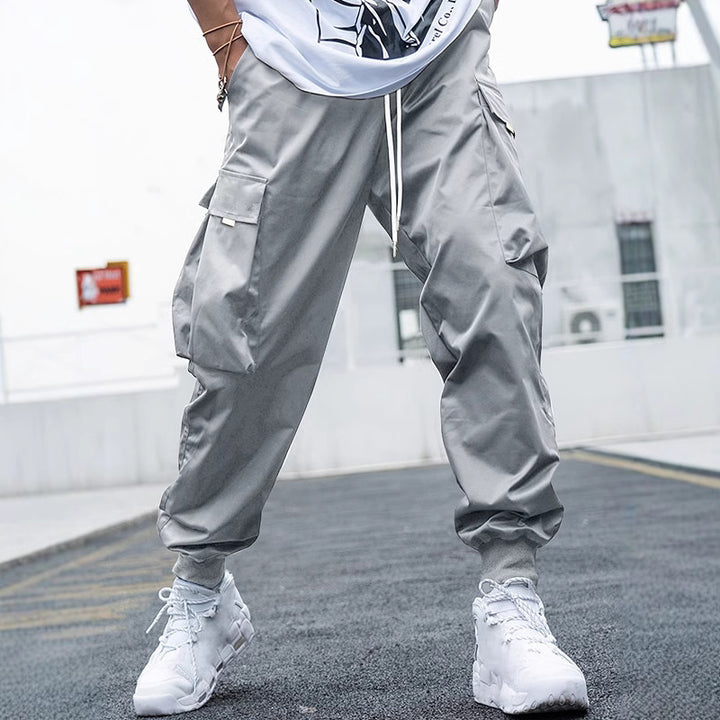 Men's wide-leg cargo pants with practical pockets Lune London