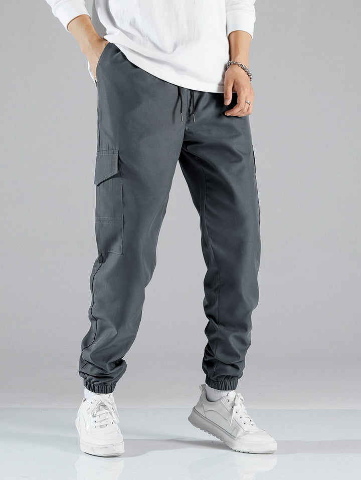 Casual cargo pants for men with elastic waist and practical side pockets Lune London