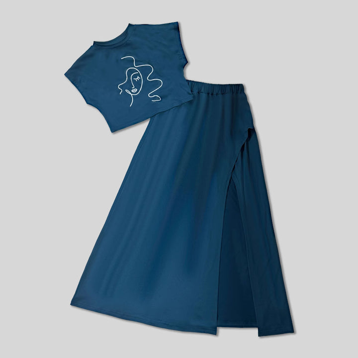 Women Two-piece set with crop top and high slit skirt Lune London