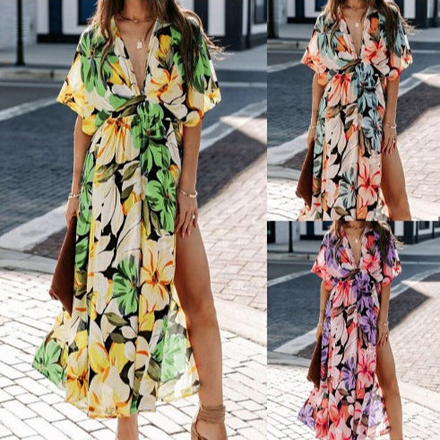 Maxi dress with floral pattern, elegant neckline, slit and belt Lune London