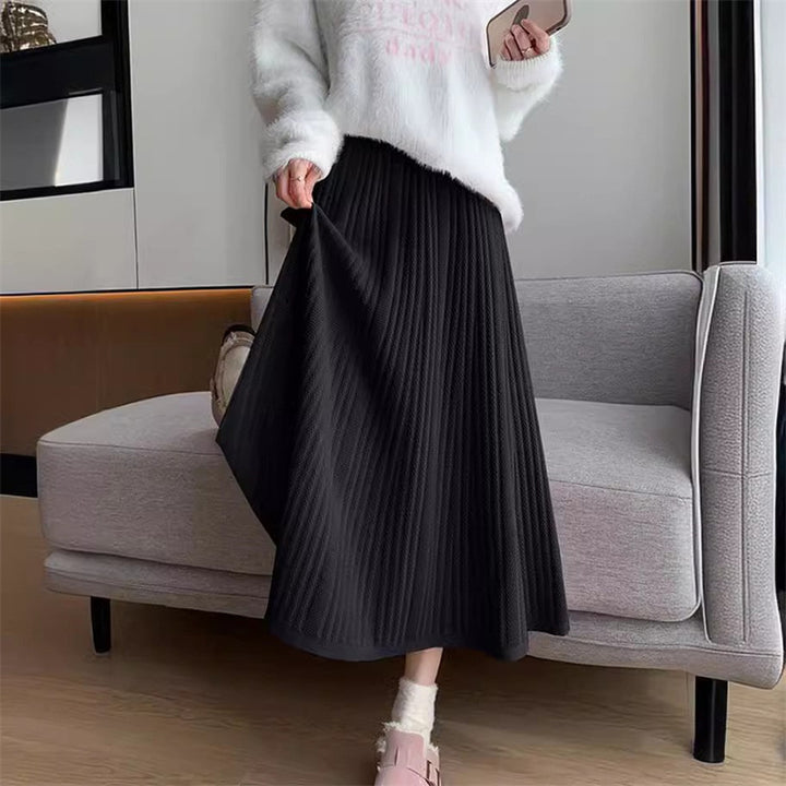 Maxi pleated skirt for women with elastic waistband and flattering draping Lune London