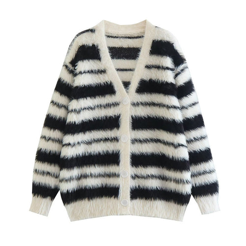 Ladies comfortable knitted cardigan with a modern striped pattern and a soft material Lune London