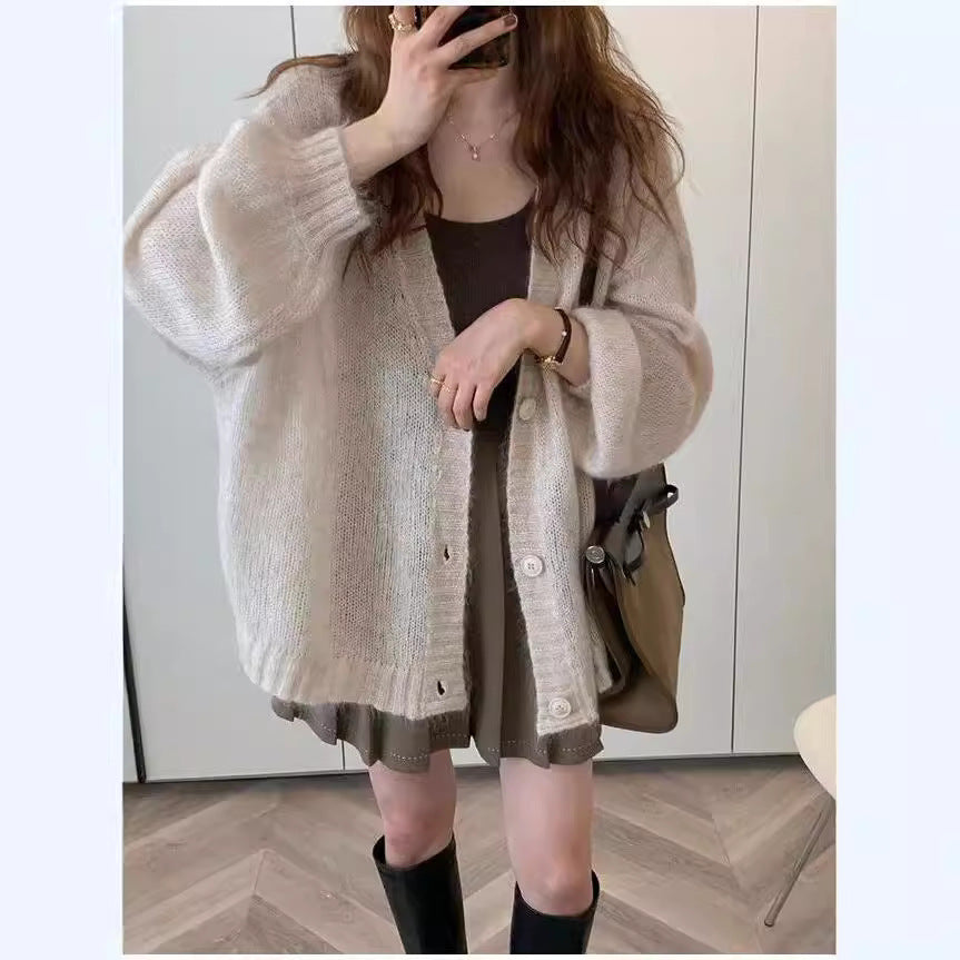 Oversized casual knit jacket for women with voluminous sleeves and practical pockets Lune London