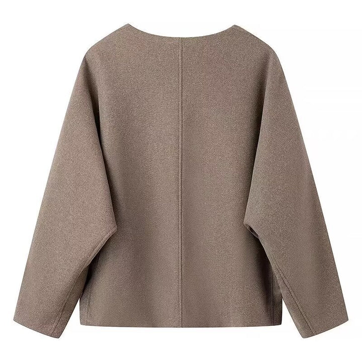 Elegant blazer jacket for women with classic cut and practical pockets Lune London