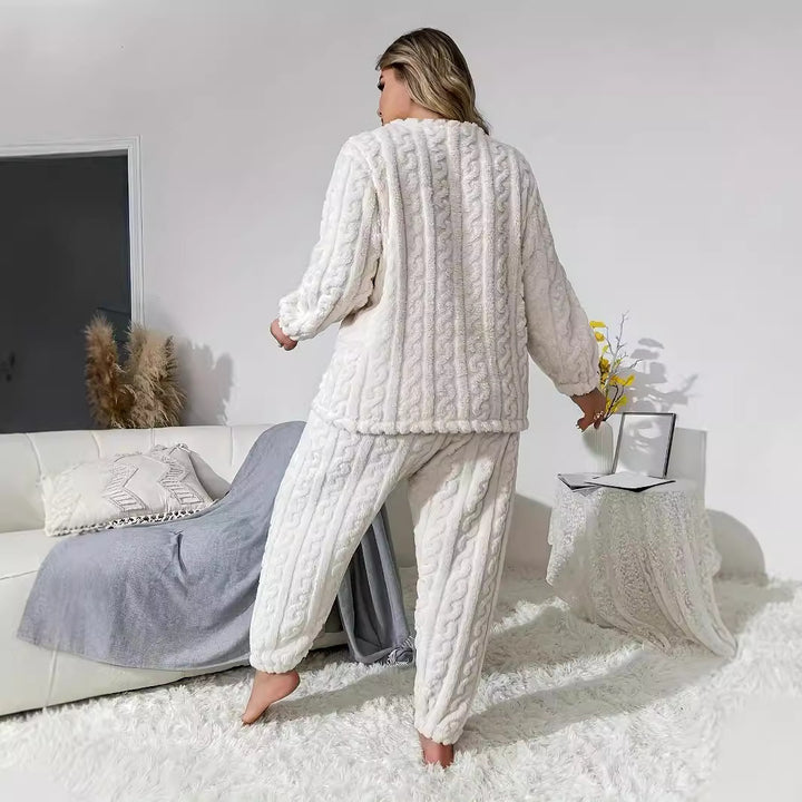 Knitted loungewear set for women with textured pattern and elastic waistband Lune London