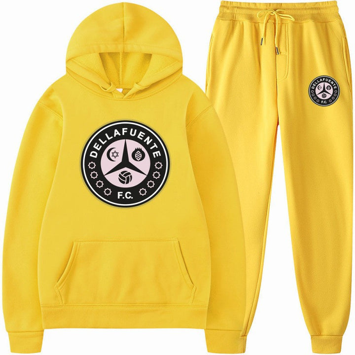 Women’s sweatshirt and jogging pants set with sporty club motif Chic & Stil