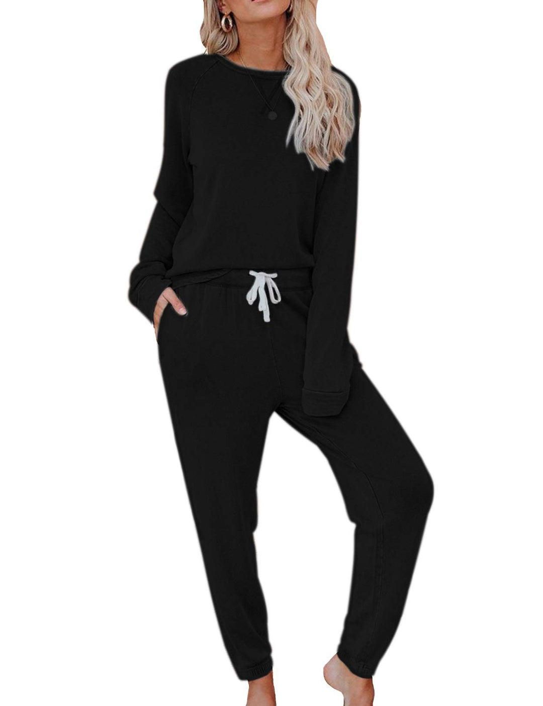 Ensemble de détente confortable pour femme avec un sweat-shirt surdimensionné élégant et des pantalons relaxants Chic & Stil
