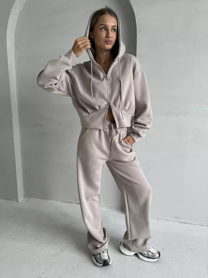 Chic Hoodie Sweatshirt Set and Jogging Pants for Women