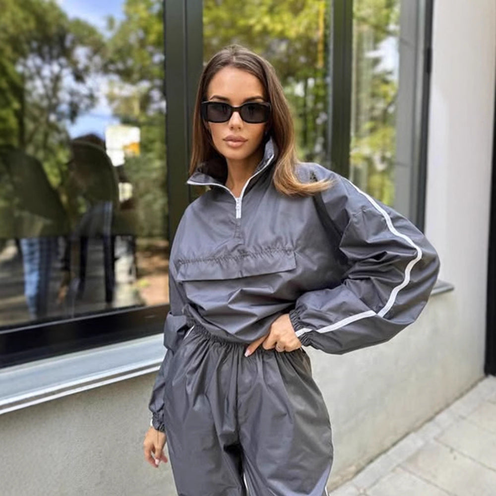 Ladies functional sports suit with high collar and elastic cuffs Lune London