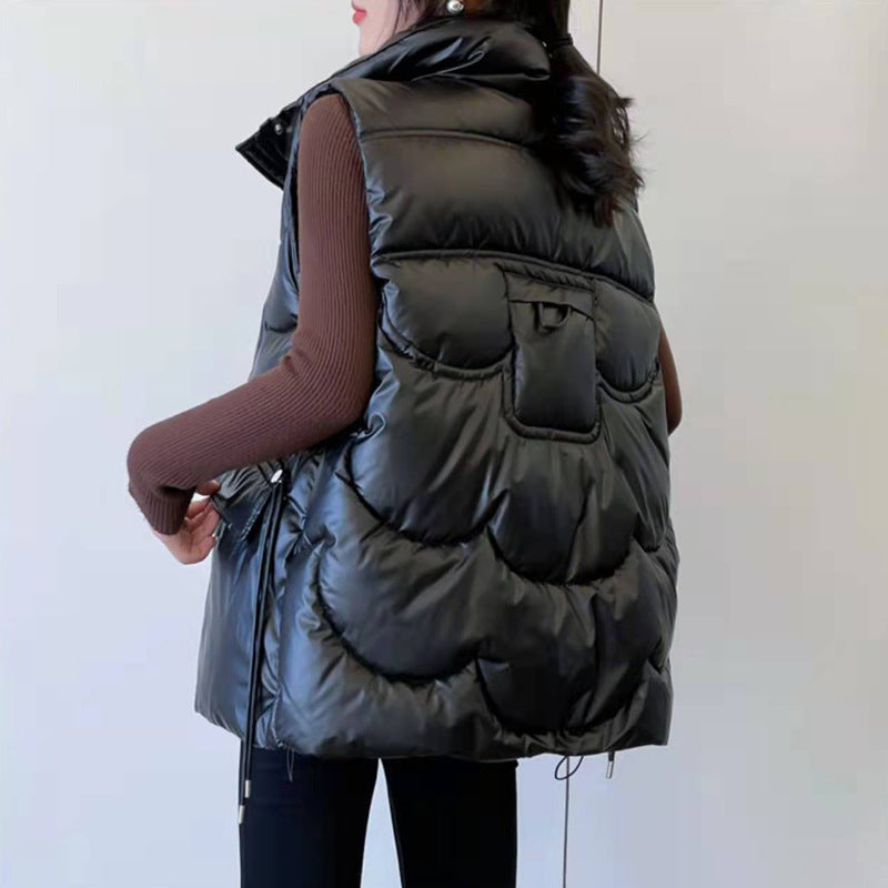Ladies quilted gilet with high collar and zippered pockets on the sides Lune London