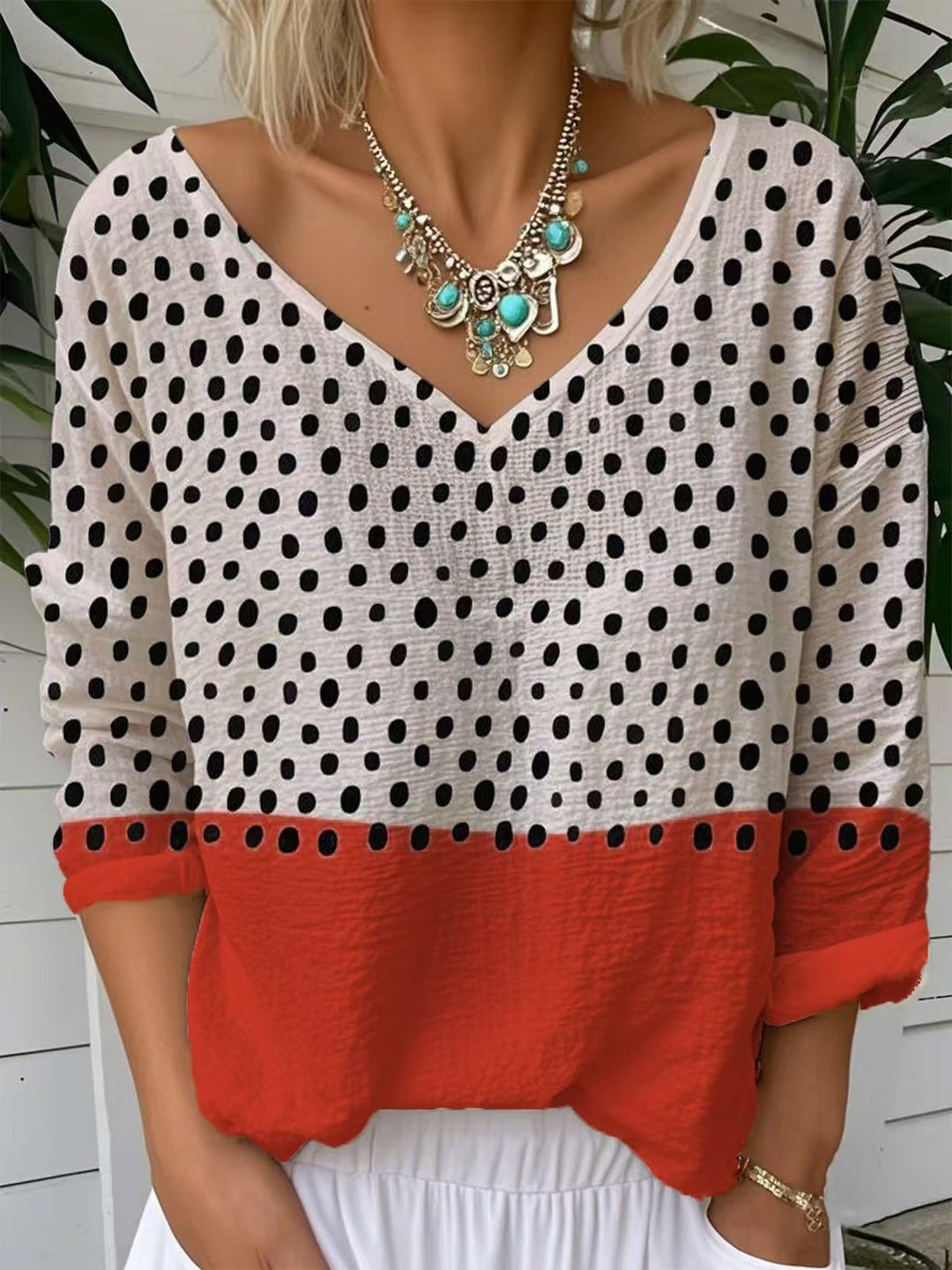 Top for women with polka dot print and chic and stylish color