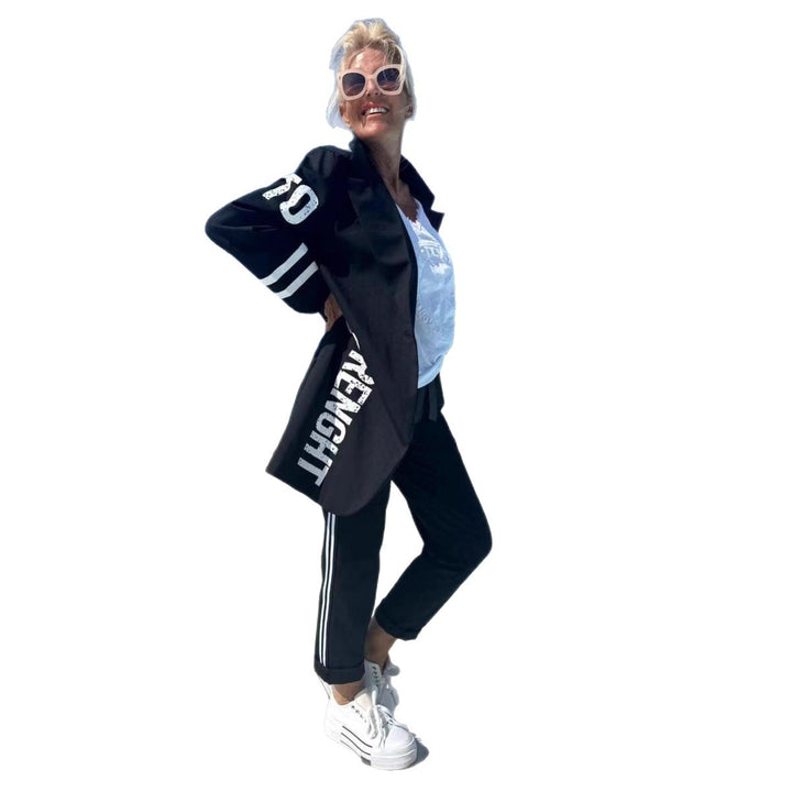Manteau trench décontracté pour femmes avec des rayures à la mode et une lettre stylée Chic & Stil