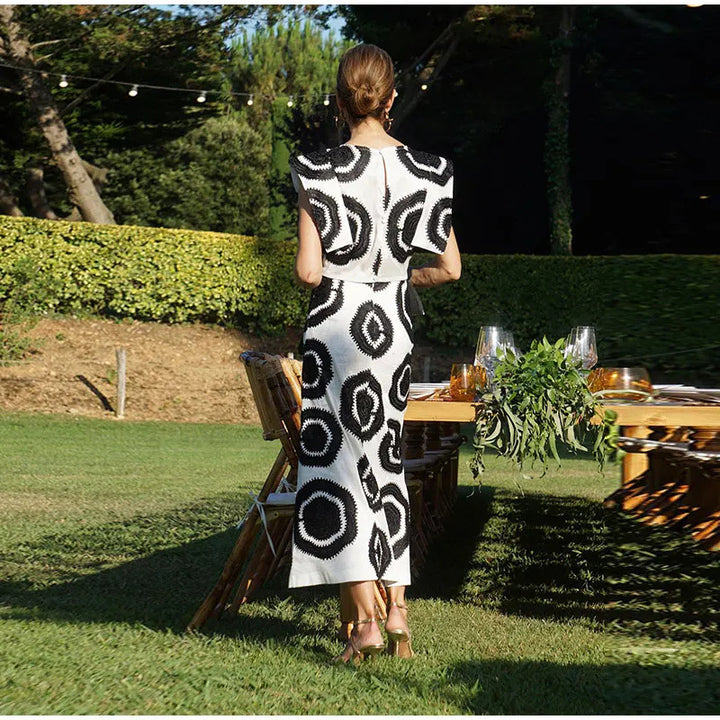 Women's maxi skirt with a modern graphic pattern and a side slit Lune London