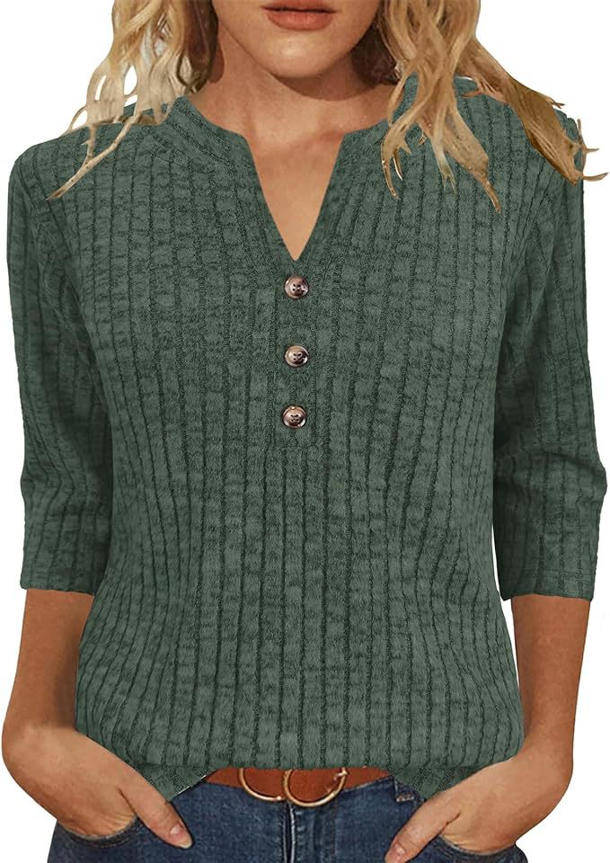 Pull en tricot féminin avec fermeture à boutons décoratifs et motif côtelé moderne Chic & Stil