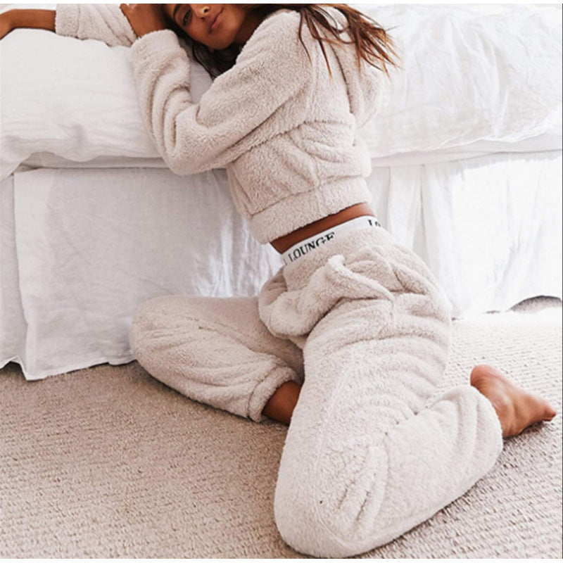 Cozy women's lounge set in soft fleece Lune London