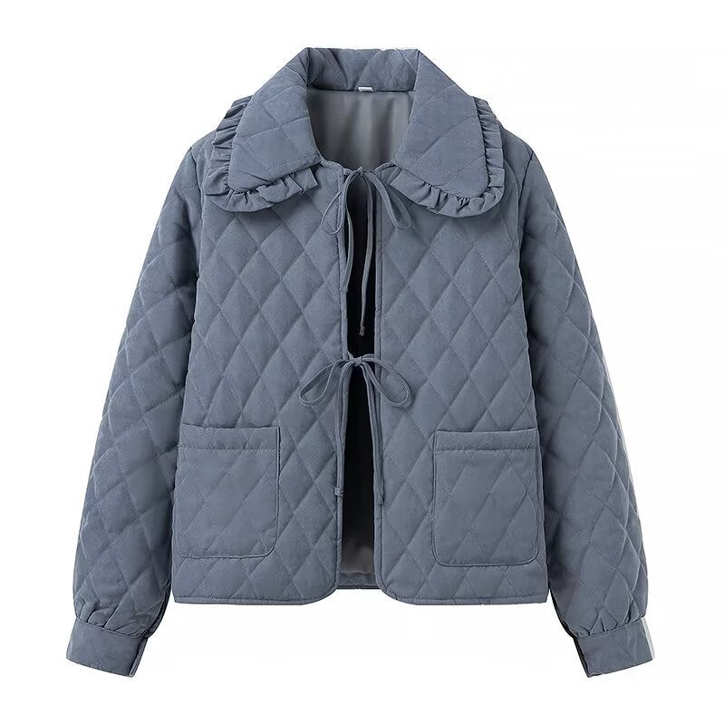 Quilted transitional jacket for women with large collar and practical pockets Lune London