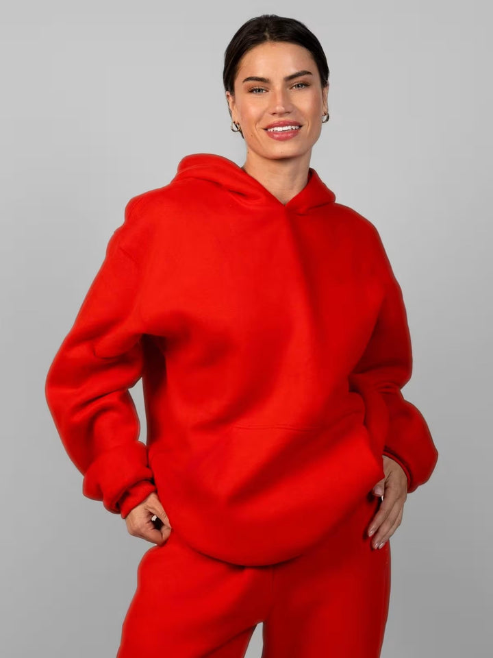 Casual hoodie for women with a loose fit and kangaroo pocket Lune London