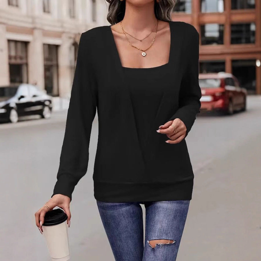 Casual women's top with V-neck and fine texture Lune London