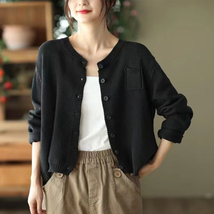 Cardigan en tricot léger pour femmes avec fermeture à boutons et poches pratiques Chic & Stil