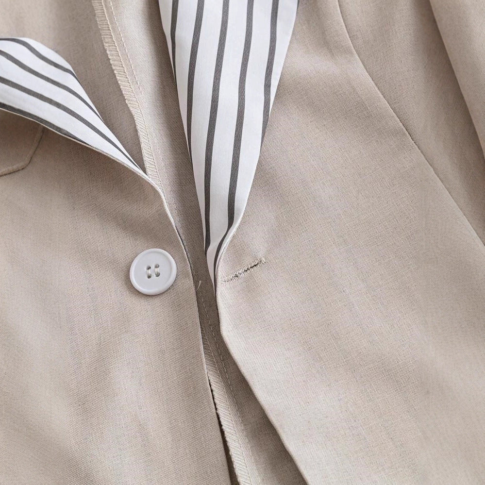Elegant linen blazer jacket for women with a relaxed fit Lune London