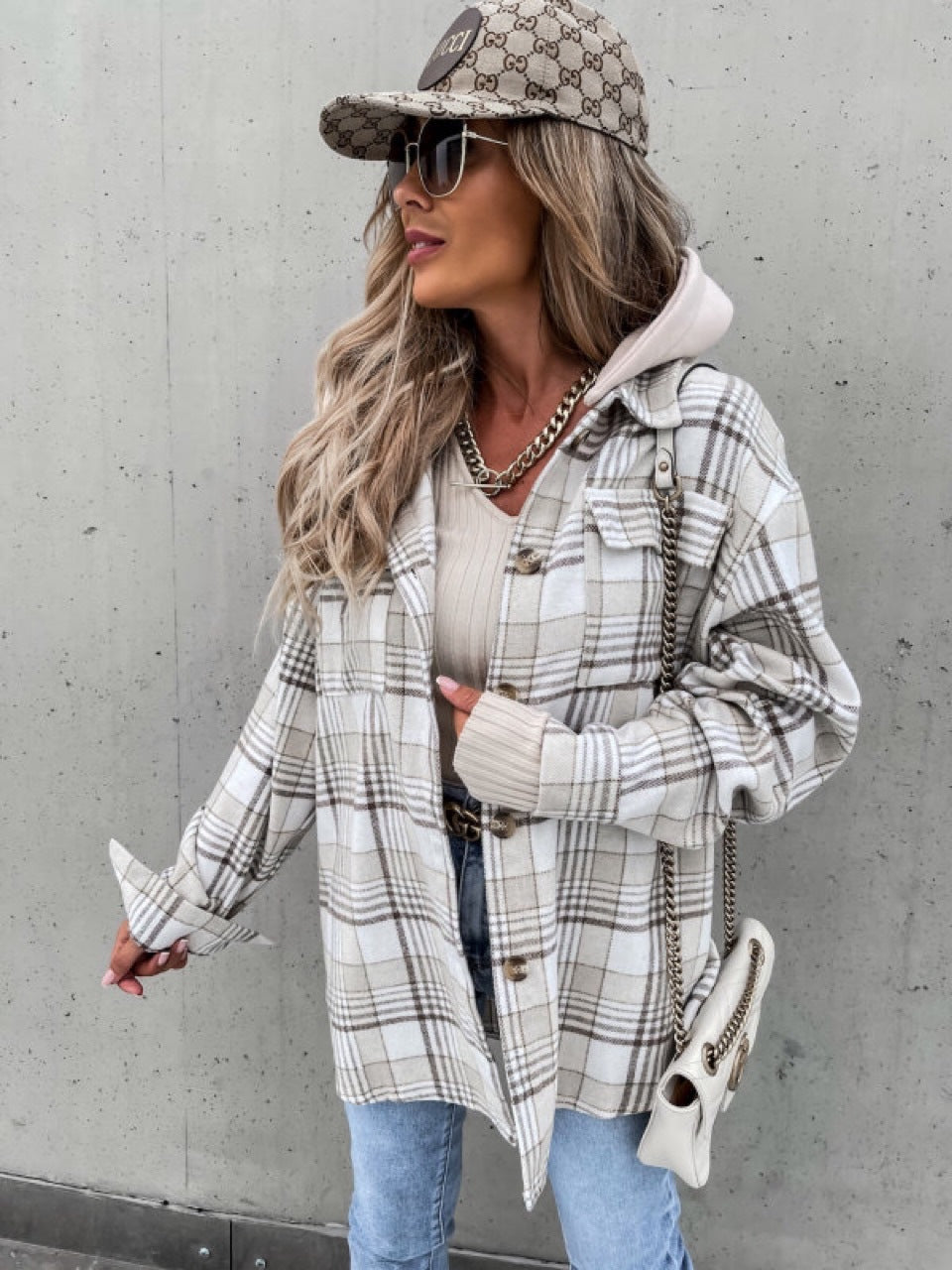 Plaid flannel jacket for women with practical pockets and soft inner lining Lune London