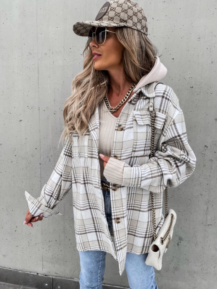 Plaid flannel jacket for women with practical pockets and soft inner lining Lune London