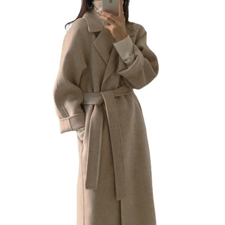 Elegant and casual trench coat for women with large lapels Lune London